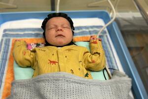 Revolucionarna kapa za mozak - nada za bebe rođene sa povredama