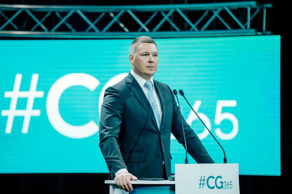 Adžić: Ne postoji objašnjenje zašto vladajuća većina ne usvaja...