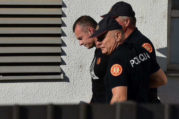 Vukašin Vojinović preko Skaja pisao Petru Lazoviću: Otac nas...