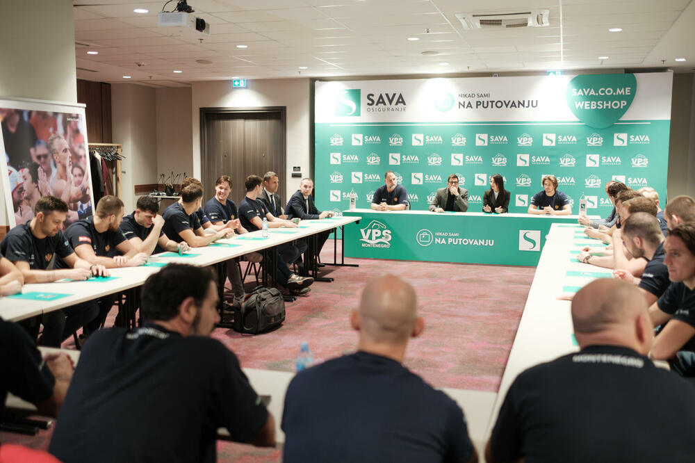 <p>Sava osiguranje nastavlja dugogodišnju podršku crnogorskim vaterpolistima i plivačima,pred Evropsko prvenstvo u januaru 2026, još jednom potvrđujući svoju posvećenost razvoju vrhunskog sporta u Crnoj Gori.</p>