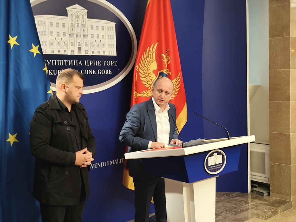 Milan Knežević, Mihailo Asanović