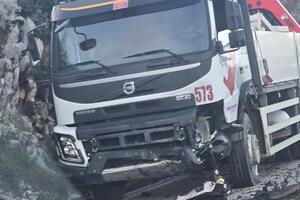 Sudar kamiona i automobila na putu Danilovgrad - Nikšić, stradala...