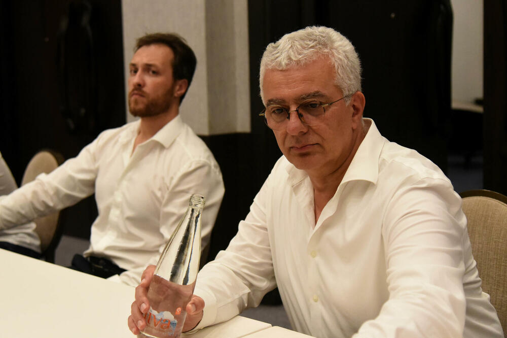 Stari znanci sad u istoj partiji: Milačić i Mandić, Foto: BORIS PEJOVIC