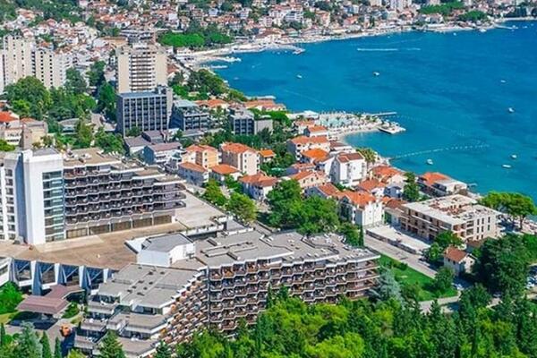 Obezbijeđena sredstva za troškove smještaja i ishrane studentime...