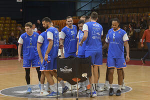 Ubjedljiv poraz Mornara u Tuzli