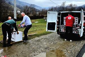 Opština Bijelo Polje i Crveni krst pomogli porodici Žižić u...