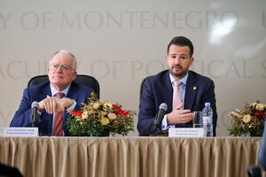 Tasulas i Milatović održali zajedničko predavanje na Fakultetu...