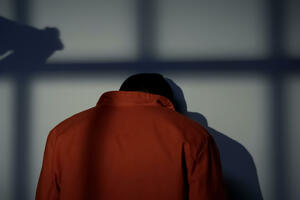 Užas u zatvoru: Silovan i brutalno zlostavljan osuđenik koji je...