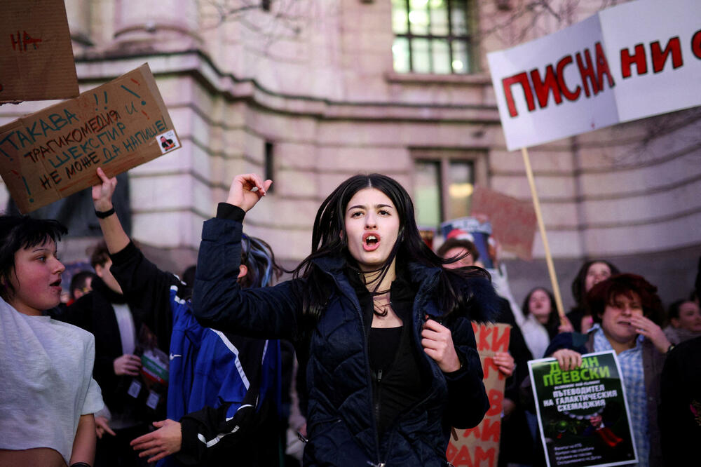 Protest ispred Univerziteta u Sofiji 10. decembra, Foto: Rojters
