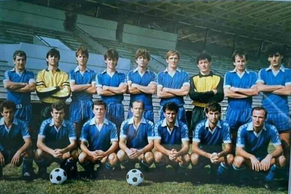 Željko Janović (skroz desno, gornji red) u jednoj od najjačih postava Budućnosti (preuzeto sa FB stranice ex-YU fudbal)