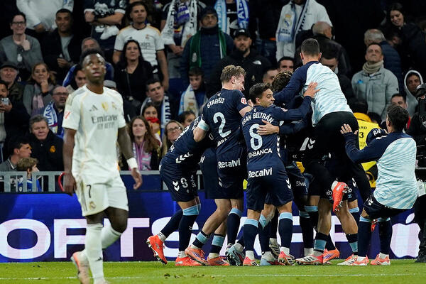 Ćabi Alonso bez pola tima mora da slavi u Alavesu