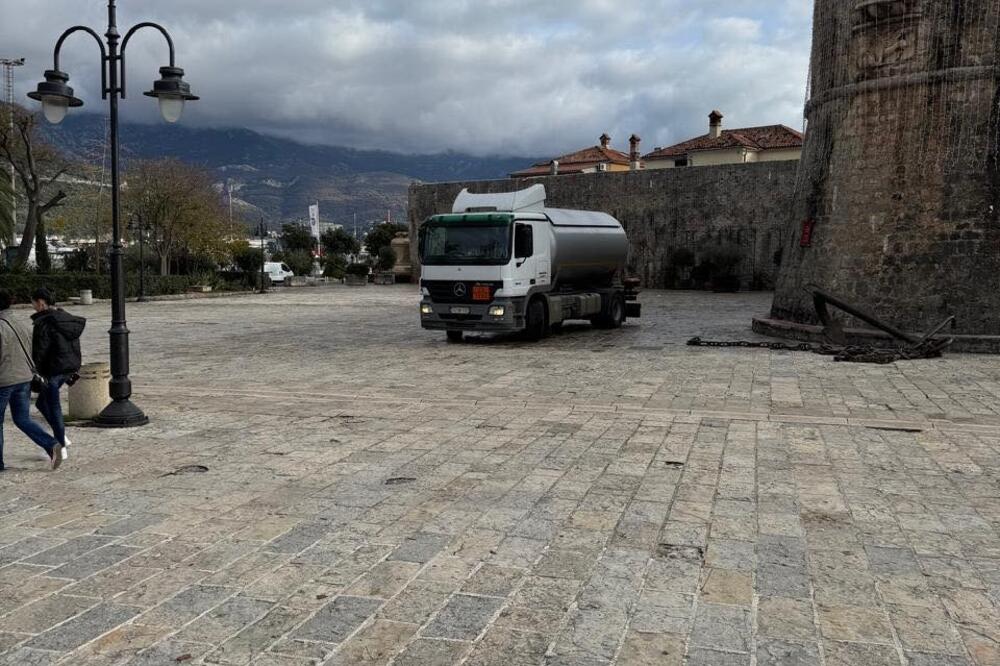 Tvrde da opština selektivno daje dozvolu za prolaz, Foto: Privatn aarhiva