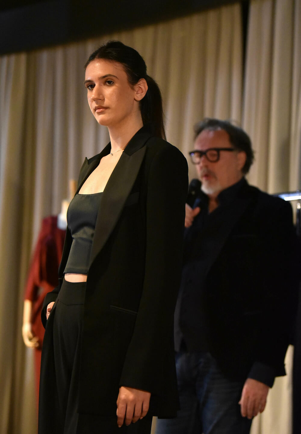 <p>Srpski modni kreator Igor Todorović modele objedinjene pod nazivom "MCRNS SS26" prikazao u okviru Showroom prezentacije</p>