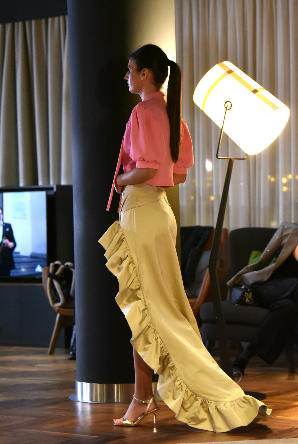 <p>Srpski modni kreator Igor Todorović modele objedinjene pod nazivom "MCRNS SS26" prikazao u okviru Showroom prezentacije</p>