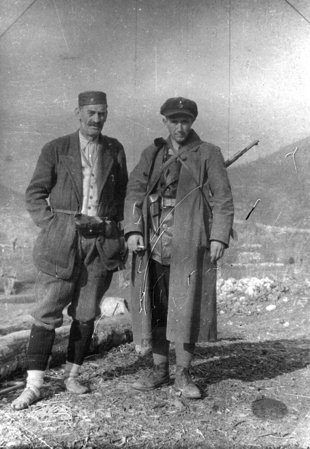 Đilas sa Markom Vujačićem, Jasenovo polje, 1942.