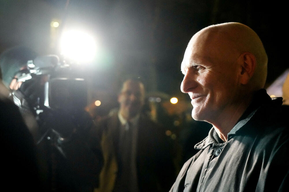 <p>Sjedinjene Američke Države su pristale da ukinu sankcije na potašu, ključni sastojak u proizvodnji đubriva i važan izvozni proizvod Bjelorusije, čiji je predsjednik Aleksandar Lukašenko blizak saveznik ruskog predsjednika Vladimira Putina</p>