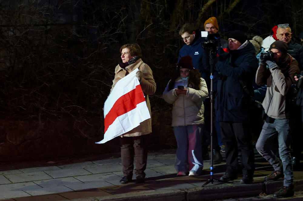 <p>Sjedinjene Američke Države su pristale da ukinu sankcije na potašu, ključni sastojak u proizvodnji đubriva i važan izvozni proizvod Bjelorusije, čiji je predsjednik Aleksandar Lukašenko blizak saveznik ruskog predsjednika Vladimira Putina</p>