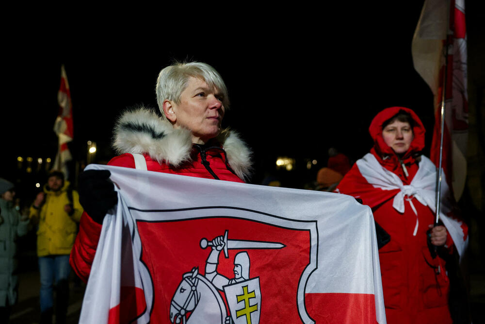 <p>Sjedinjene Američke Države su pristale da ukinu sankcije na potašu, ključni sastojak u proizvodnji đubriva i važan izvozni proizvod Bjelorusije, čiji je predsjednik Aleksandar Lukašenko blizak saveznik ruskog predsjednika Vladimira Putina</p>