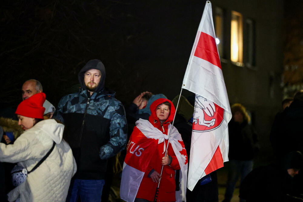 <p>Sjedinjene Američke Države su pristale da ukinu sankcije na potašu, ključni sastojak u proizvodnji đubriva i važan izvozni proizvod Bjelorusije, čiji je predsjednik Aleksandar Lukašenko blizak saveznik ruskog predsjednika Vladimira Putina</p>