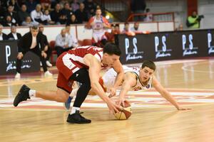 SC Derbi dozvolio 25 ofanzivnih skokova i trojku uz zvuk sirene:...