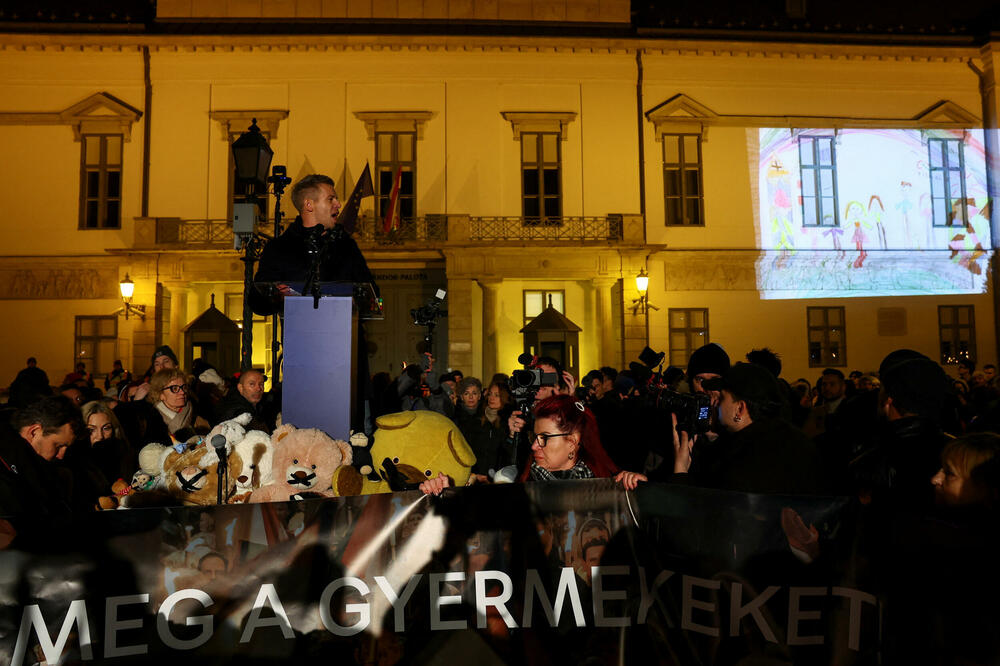 Budimpešta: Orbanov rival predvodio protest zbog navodnog...