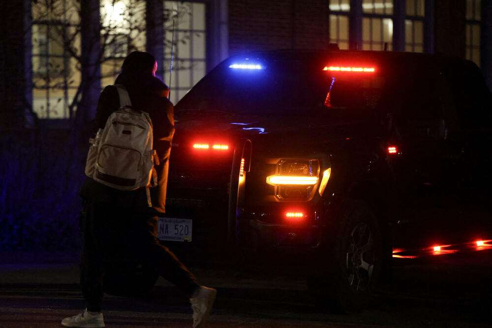 <p>Zvaničnici su objavili snimak osumnjičenog &ndash; muškarca, vjerovatno u tridesetim godinama, obučenog u crno</p>