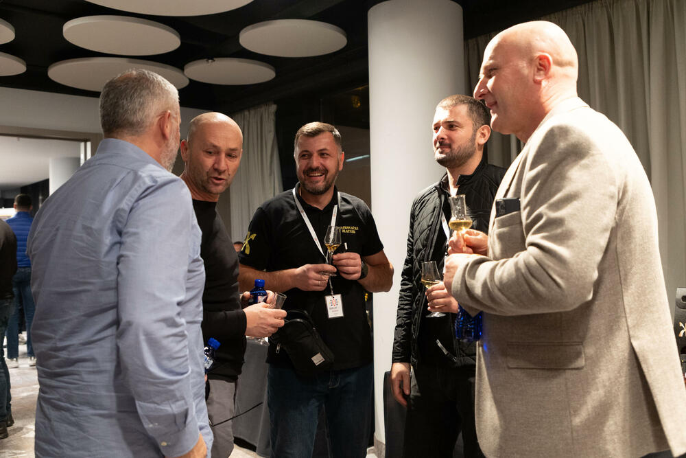 <p>U ime crnogorskog proizvođača, Ksenija Despot kazala je da na Cetinju rakiju proizvode više od šest godina, dok je distribucija krenula prije godinu</p>