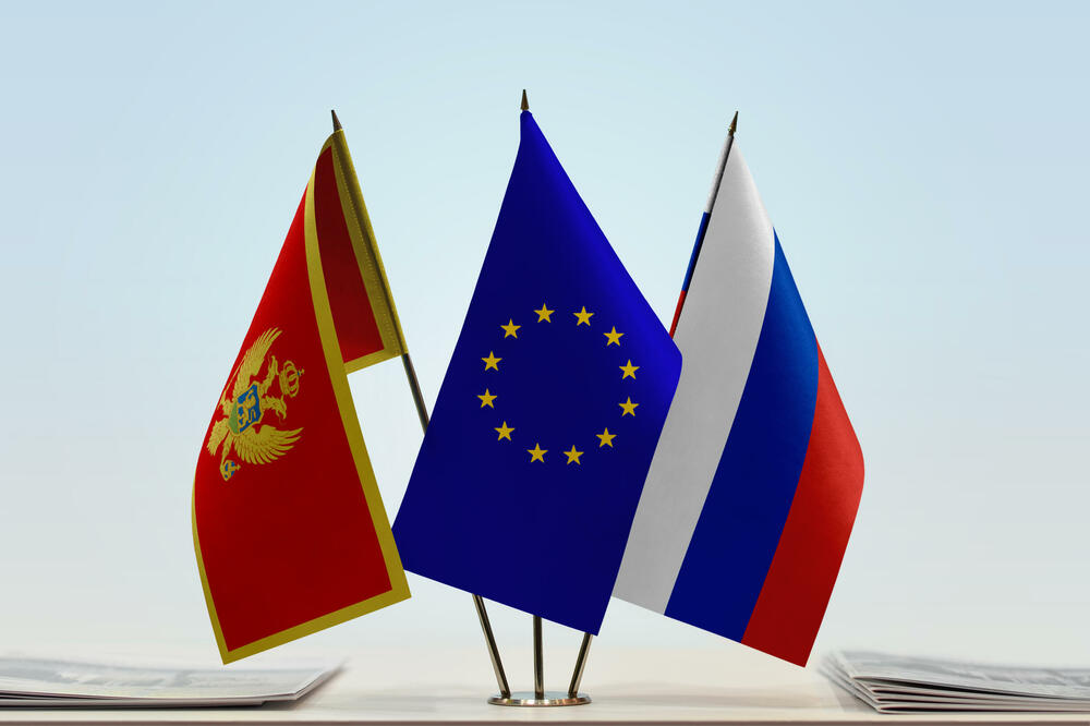 Zastave Crne Gore, EU i Rusije, Foto: Shutterstock