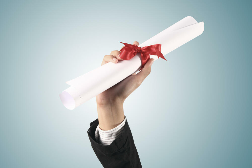 Diploma kao zaštićeni lični podatak (ilustracija), Foto: Shutterstock