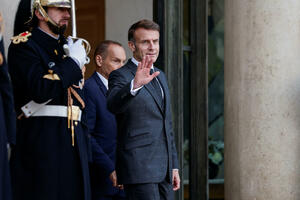 Makron: Francuska će nastaviti podršku Ukrajini za čvrst i trajan...