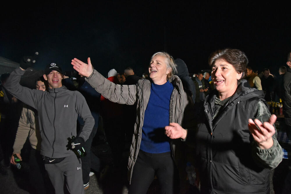 Botun referendum, Botun slavlje, Botun