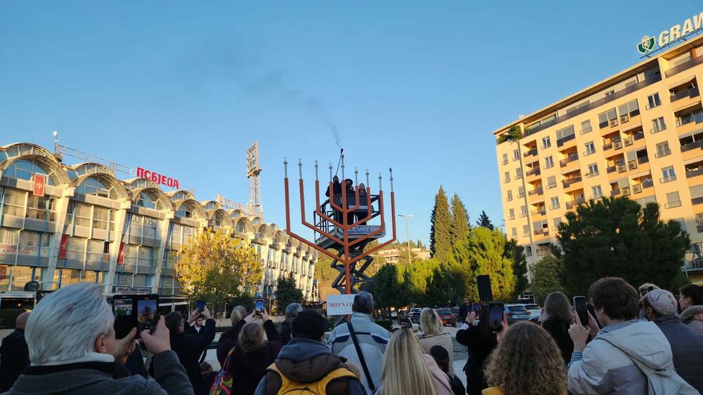 Hanuka, Ari Edelkopf