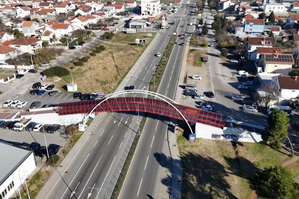 Pasarela na Zlatici, Foto: Screenshot/Youtube/Glavni grad Podgorica