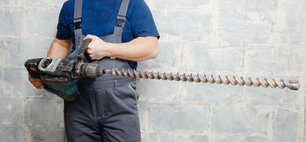 Fali kadra, svako se danas može zvati majstorom (ilustracija)