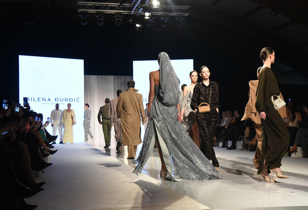 <p>Crnogorska dizajnerka je dan prije revije dobila još jedno priznanje, Oscar della Moda - Zlatnu statuu, koja se u Italiji dodjeljuje za dizajnere visoke mode</p>