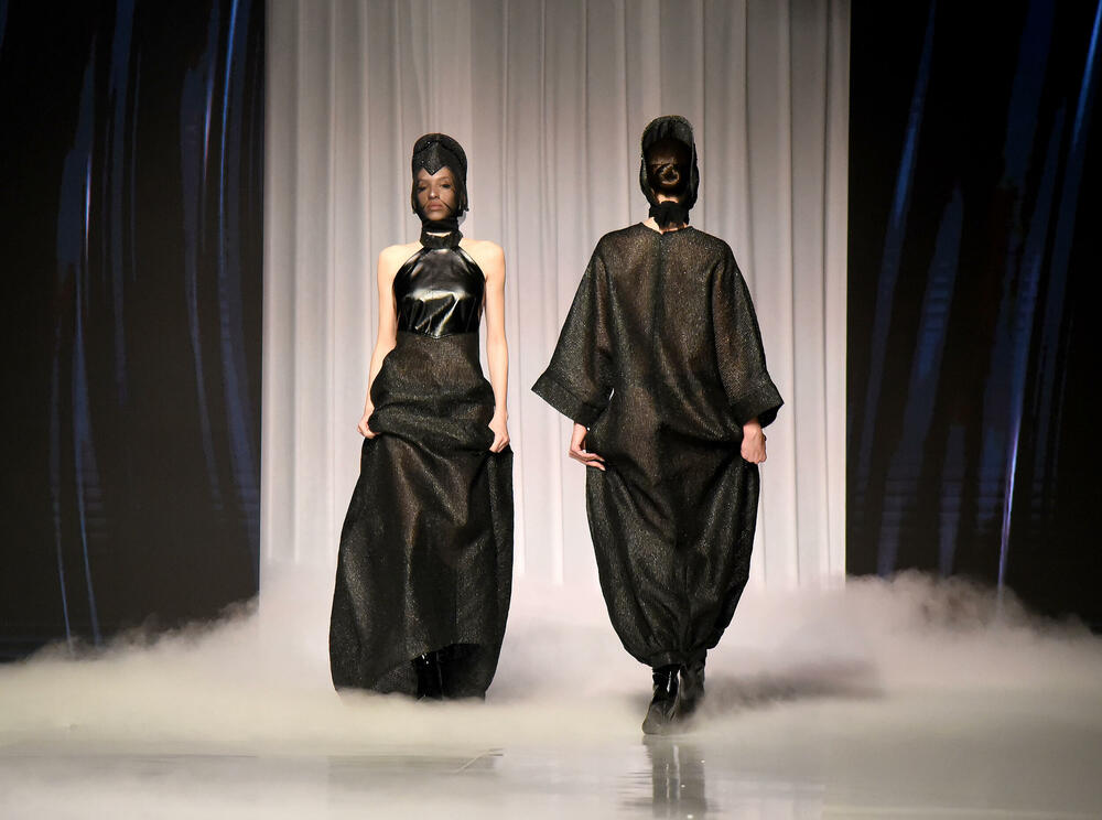 <p>Crnogorska dizajnerka je dan prije revije dobila još jedno priznanje, Oscar della Moda - Zlatnu statuu, koja se u Italiji dodjeljuje za dizajnere visoke mode</p>