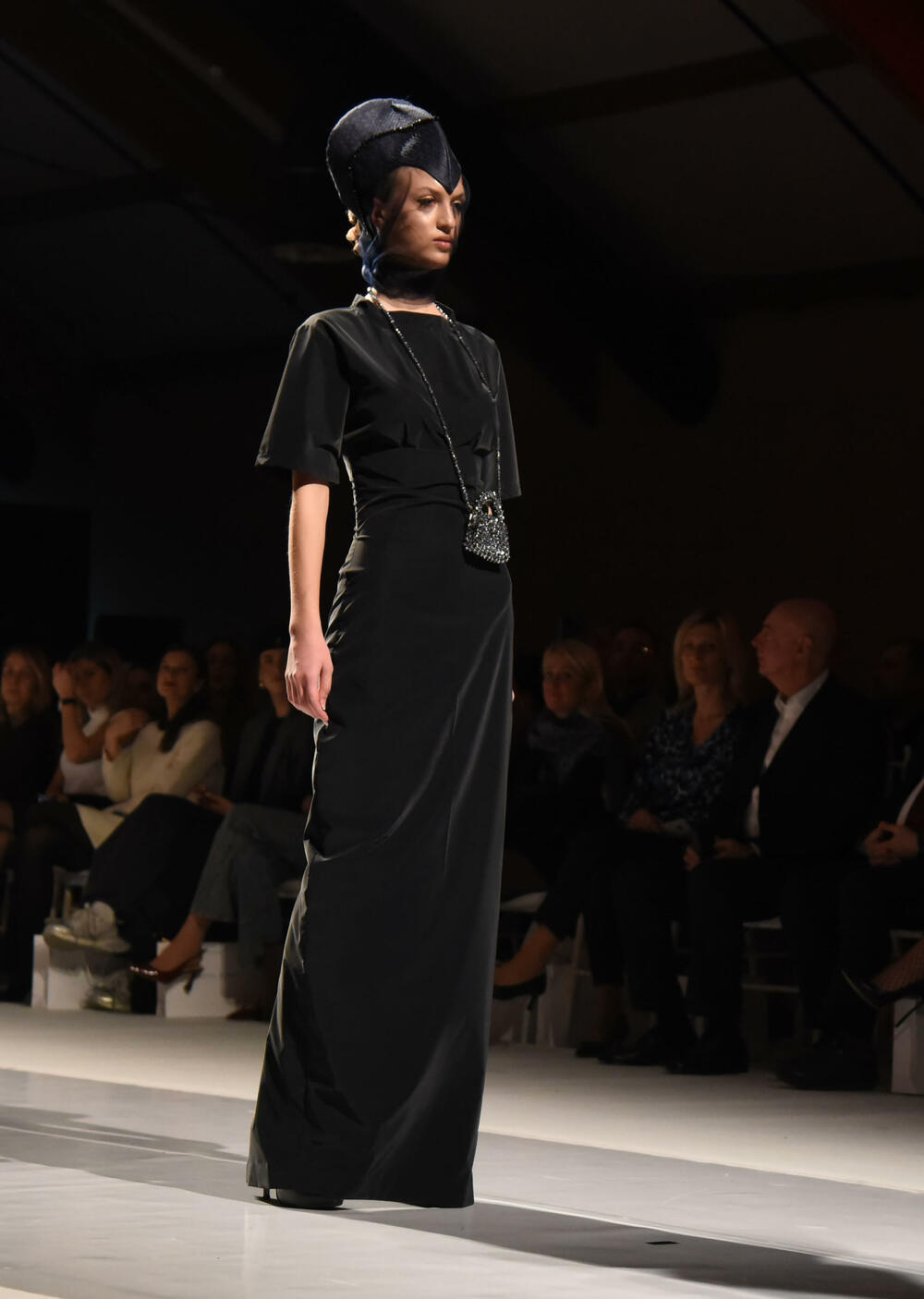 <p>Crnogorska dizajnerka je dan prije revije dobila još jedno priznanje, Oscar della Moda - Zlatnu statuu, koja se u Italiji dodjeljuje za dizajnere visoke mode</p>