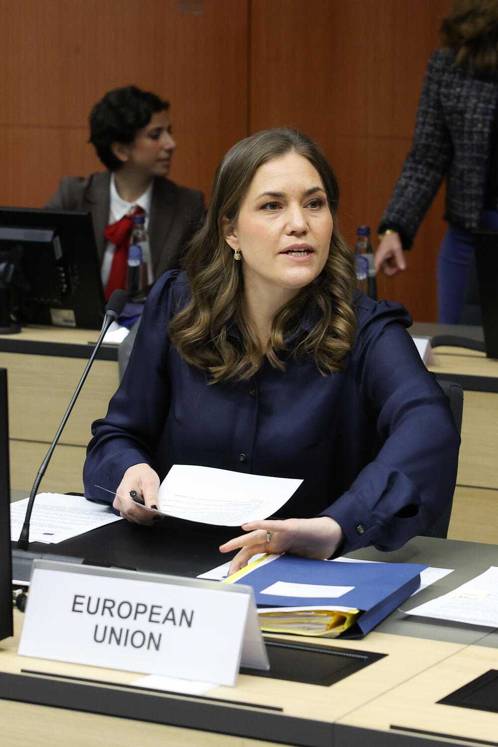 <p>Evropska komesarka za proširenje je, nakon Međuvladine konferencije između Crne Gore i EU, na kojoj je Crna Gora zatvorila još pet pregovaračkih poglavlja, kazala da Crna Gora jeste predvodnik u procesu EU integracija i kandidat sa najboljim rezultatima, što je dokazala i danas &ndash; sa ukupno 12 zatvorenih poglavlja</p>  <p>Premijer Milojko Spajić je kazao da je Crna Gora danas zatvorila više od trećine poglavlja, što je veliki uspjeh</p>