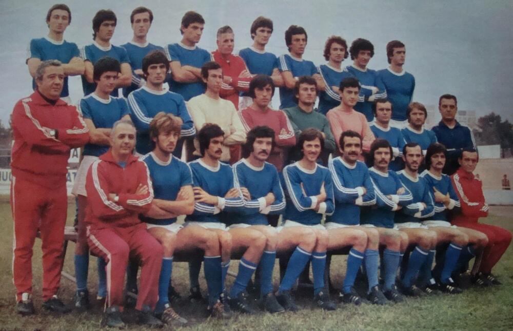 Velika Budućnost Marka Valoka 1977: Vukčević je četvti s lijeva u gornjem redu