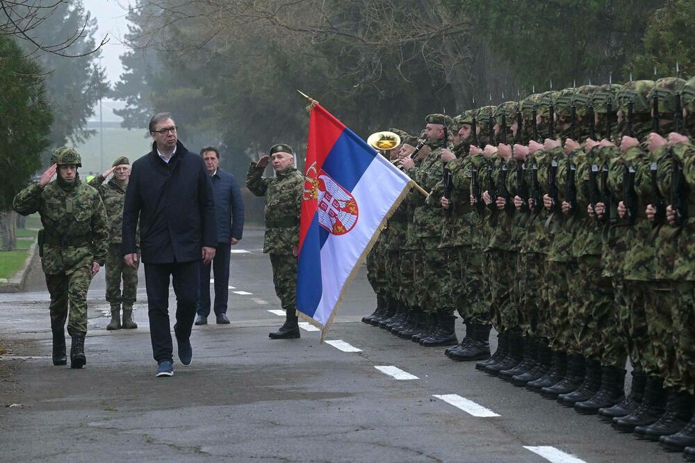 Vučić u obilasku jedinica Vojske Srbije u Nišu 12. decembra, Foto: BETAPHOTO