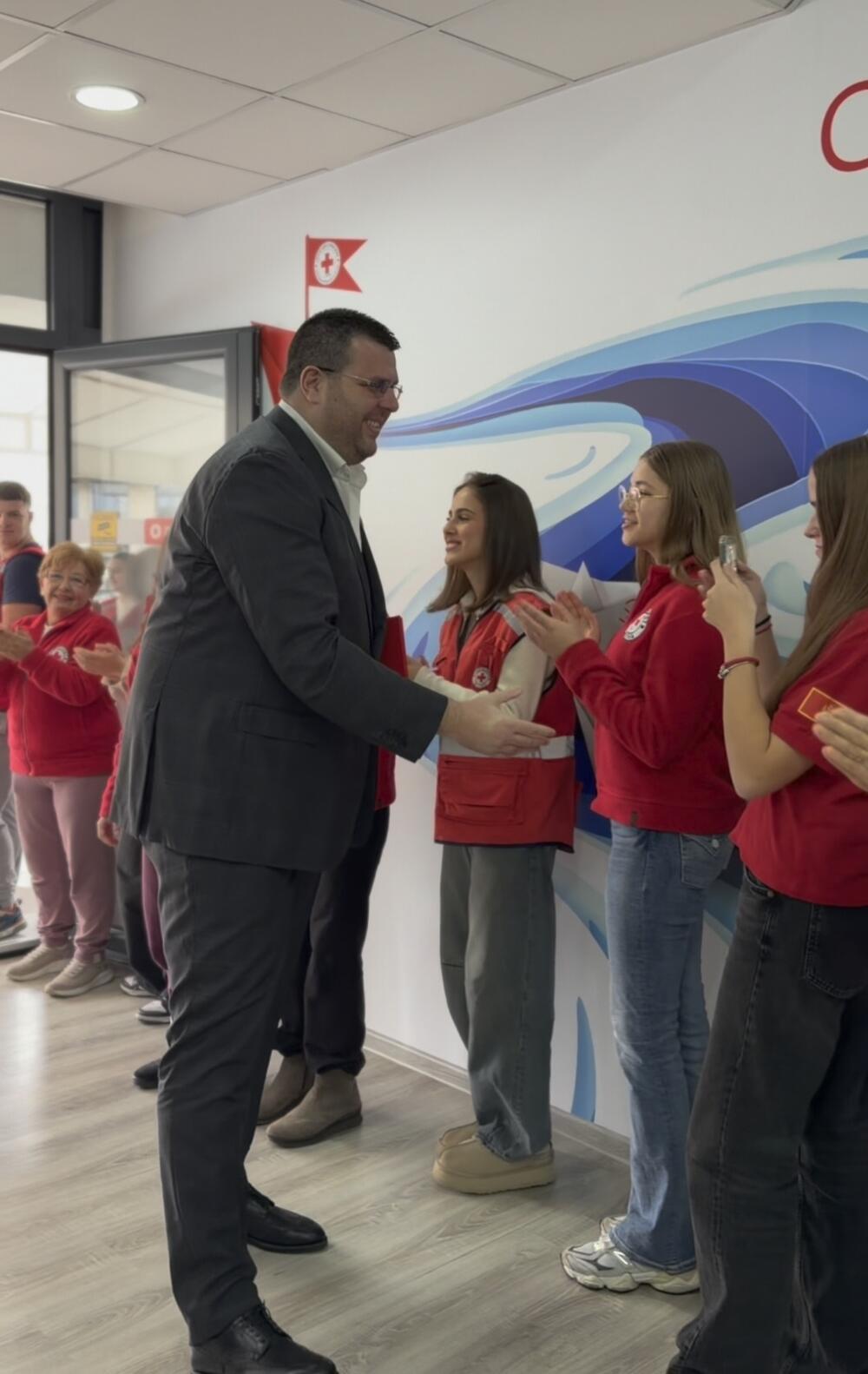 <p><em>Crveni krst Budva je tokom protekle decenije imao izuzetnu podršku, kako lično gospodina Mitrovića, tako i njegove porodične kompanije, u vidu mnogobrojnih donacija, ali i posebne pažnje koja je najčešće posvećena starijim sugrađankama.</em></p>