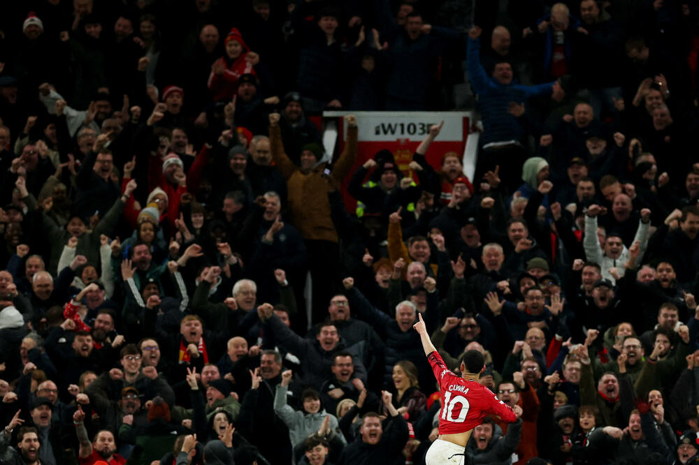 Old traford i dalje krije magiju: Kunja tokom meča sa Bornmutom, Foto: Reuters