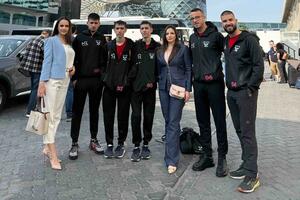 Robot Sparkplug brani boje Crne Gore u Abu Dabiju