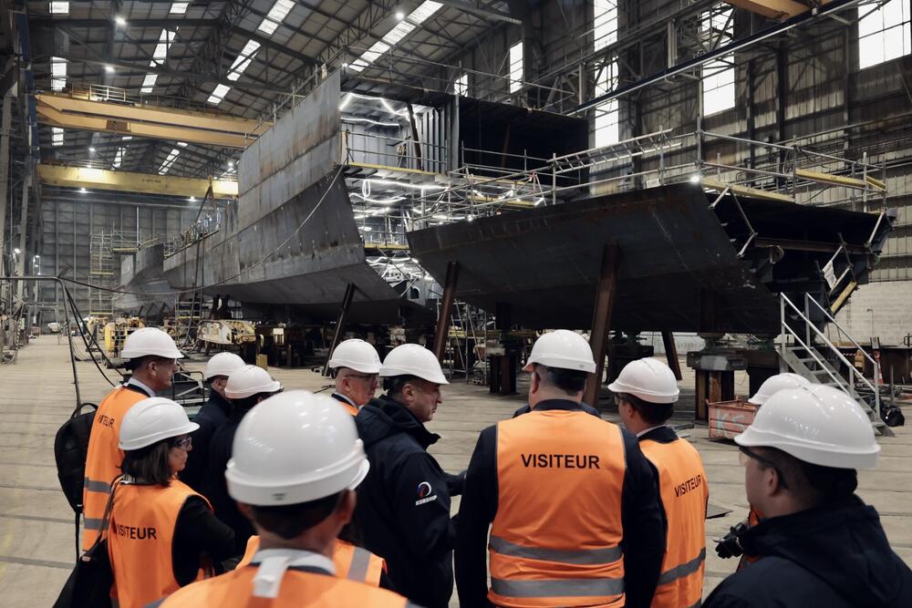 <p>Crnogorska delegacija posjetila brodogradilište u Francuskoj, u kojem se grade dva savremena patrolna broda za Mornaricu Vojske Crne Gore</p>