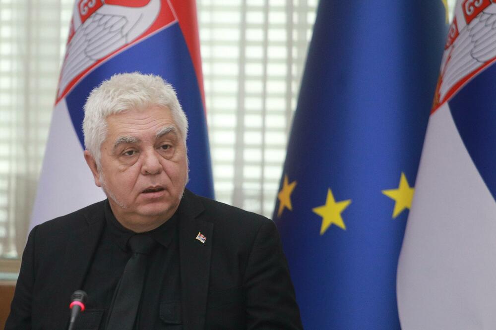 Bratina, Foto: BETAPHOTO