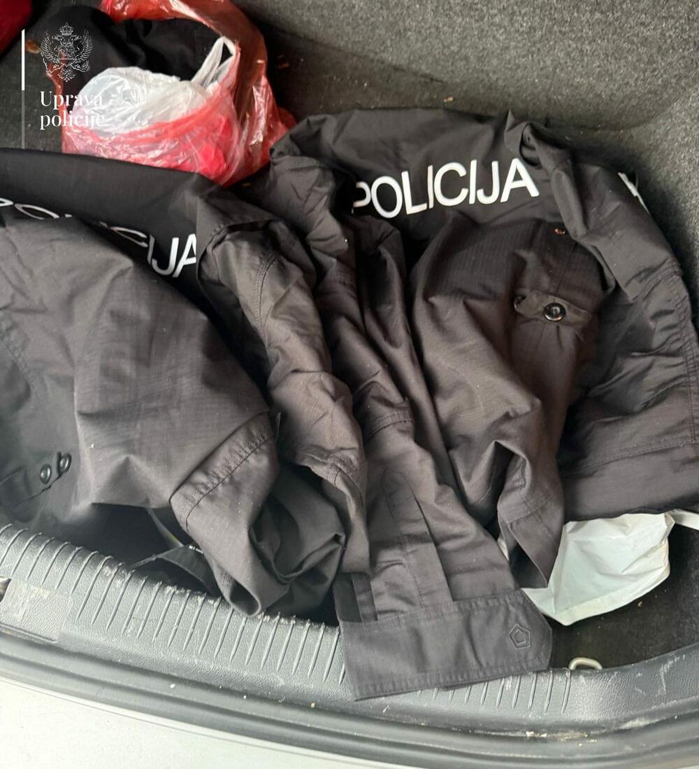 policija lažne uniforme