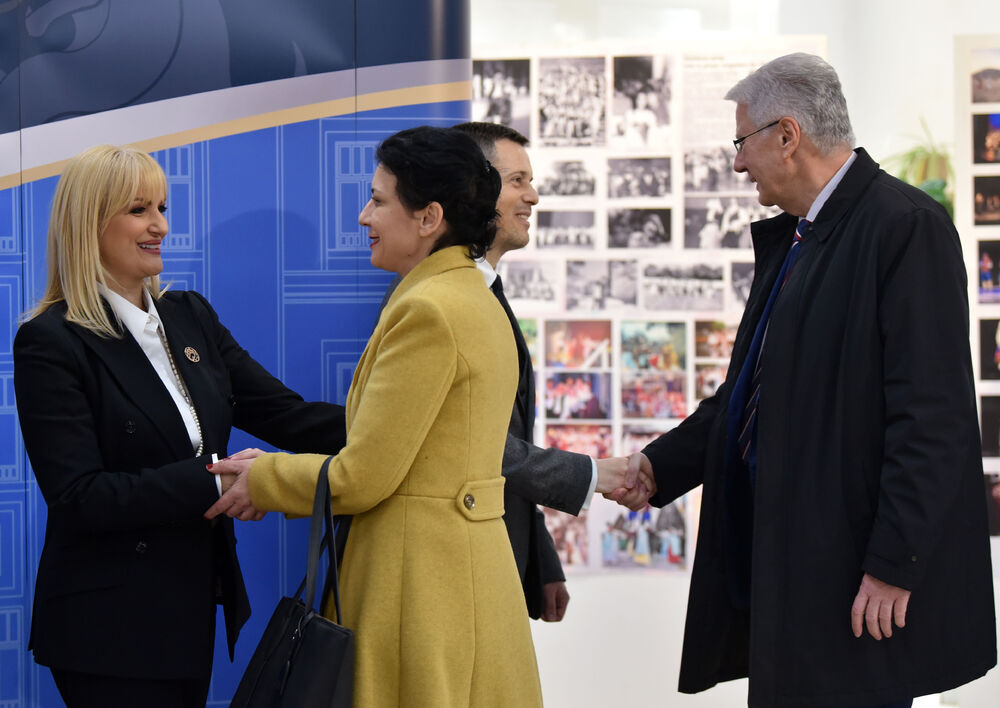 <p>"Svaki atak na njih je napad na nas same", kazao je gradonačelnik Podgorice</p>