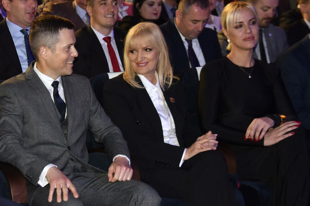 <p>"Svaki atak na njih je napad na nas same", kazao je gradonačelnik Podgorice</p>