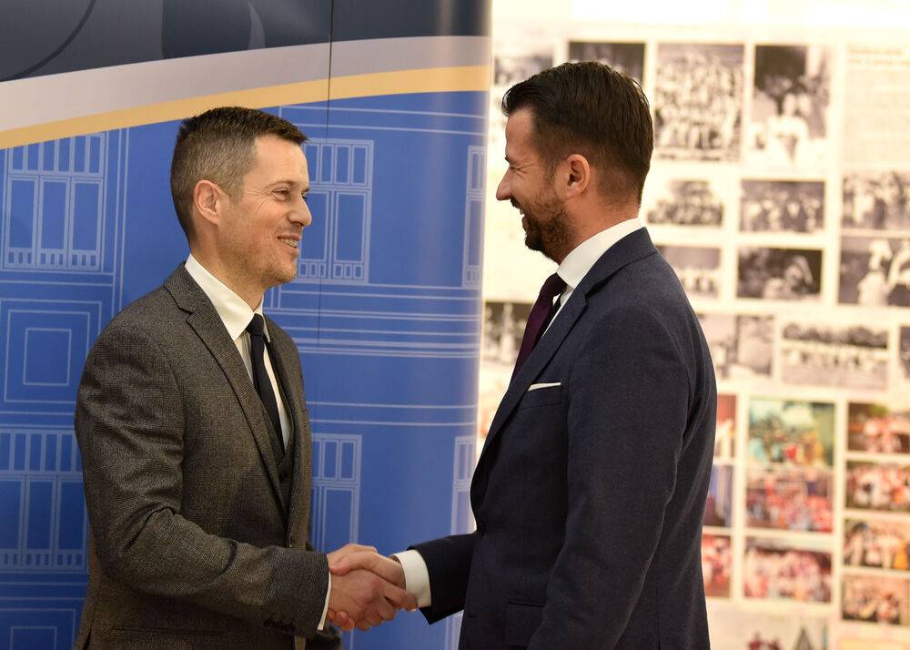 <p>"Svaki atak na njih je napad na nas same", kazao je gradonačelnik Podgorice</p>