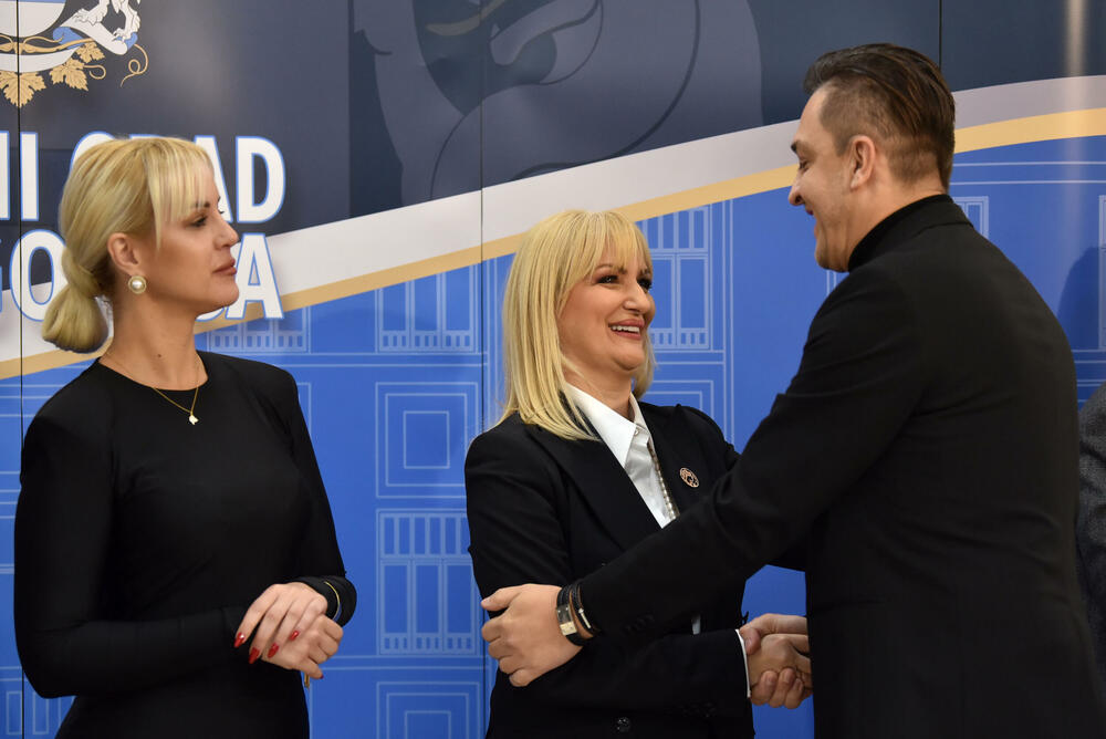 <p>"Svaki atak na njih je napad na nas same", kazao je gradonačelnik Podgorice</p>